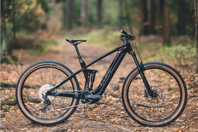 Cube Stereo Hybrid 140 HPC Race 750 Electric Mountain Bike  Liquid Red/Black-6