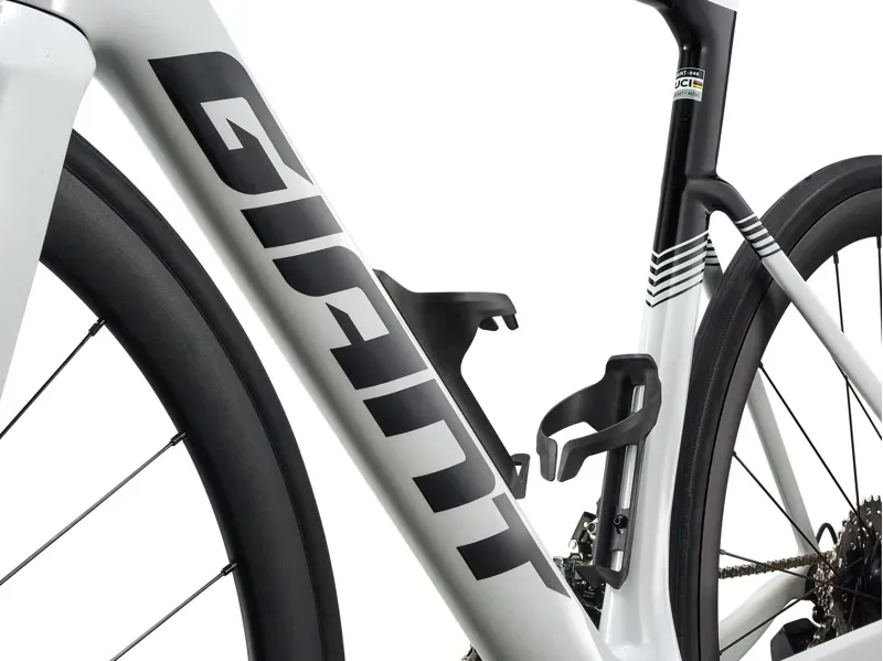Giant Propel Advanced 2 Road Aero Race Bike 2027 White-3
