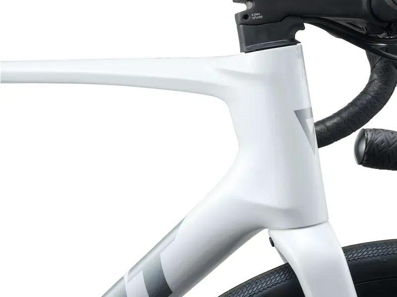 Giant Defy Advanced 2 Carbon Road Bike 2027 Pearl White-2