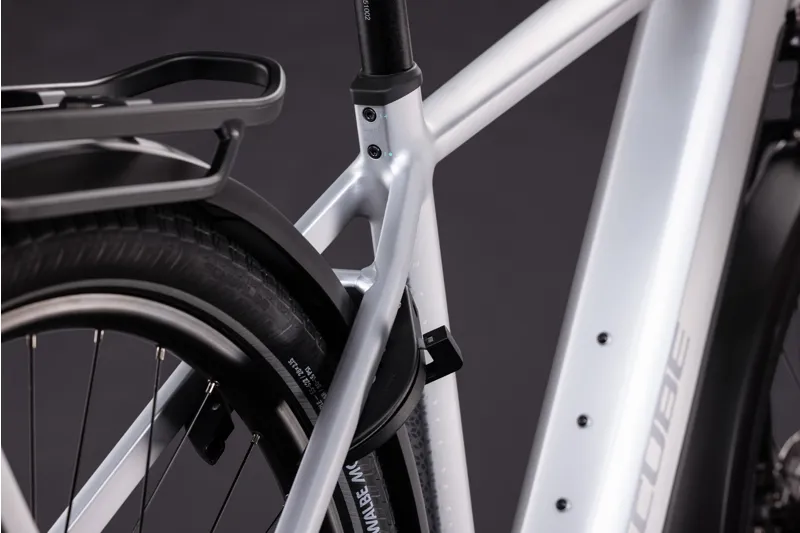 Cube Kathmandu Hybrid One 800 Crossbar Electric Bike Silverstar-5
