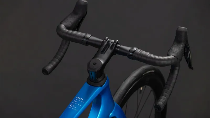 Cube Agree C:62 EX TopasBlue/White 2026 Road Bike-2