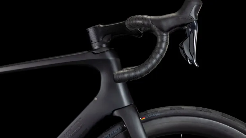 Cube Agree C:62 Pro Road Bike 2025 Blackline-1