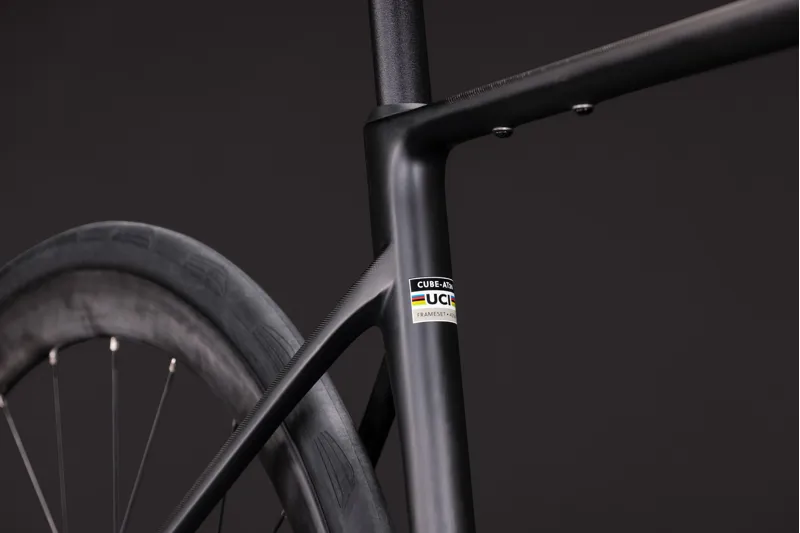 Cube Attain C:62 Race Road Bike 2027 Carbon/Coal Chrome-3
