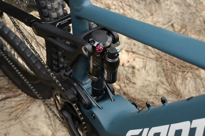 Giant Stance E+ 0 Deep Lake/Black 2027 Electric Mountain bike-12