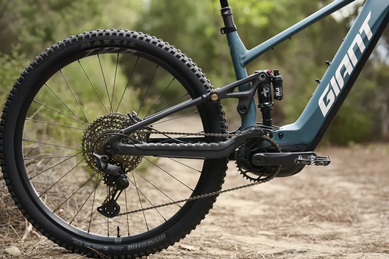 Giant Stance E+ 0 Deep Lake/Black 2027 Electric Mountain bike-13