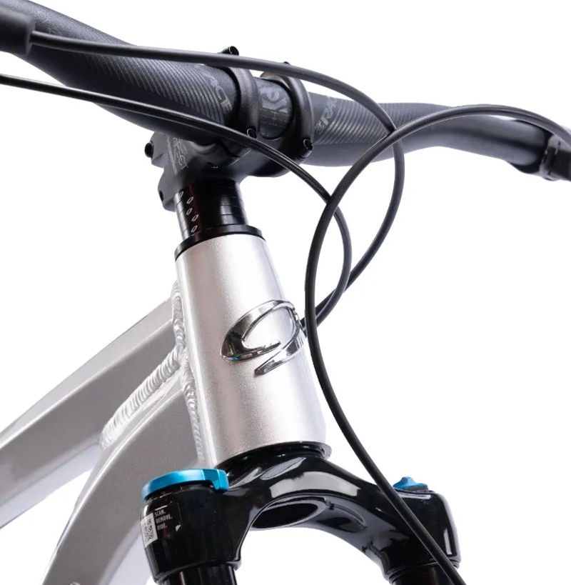 Niner AIR 9 2 Hardtail Mountain Bike Silver/Baja Blue-2