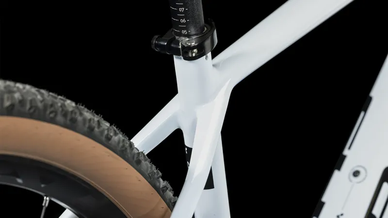 Cube Reaction C:62 Pro Hardtail Mountain Bike 2024 White/Blue/Red-2