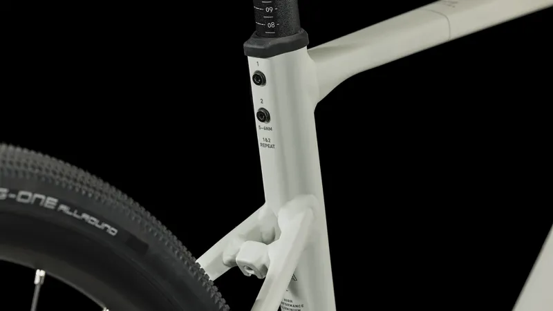 Cube Nuroad WS Womens Gravel Adventure Bike 2024 Light Grey/Rose -5