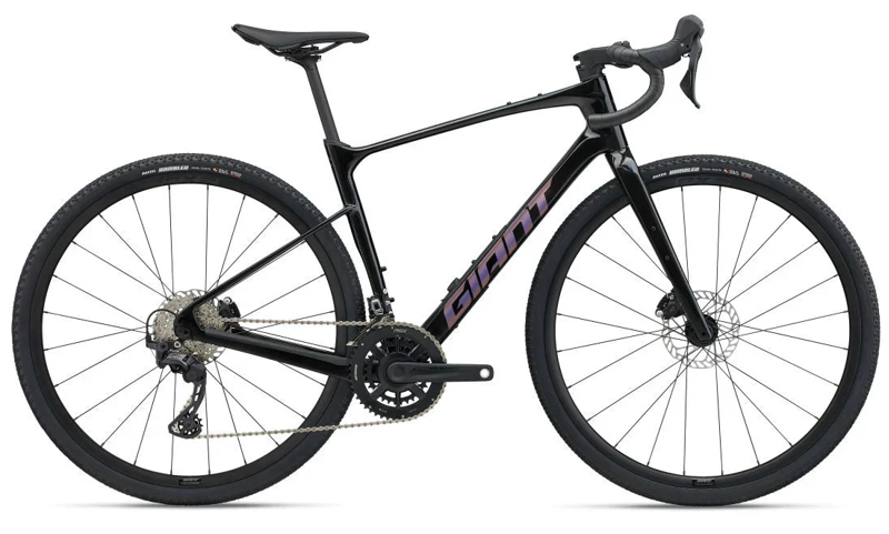 Giant Revolt Advanced 2 Gravel Adventure Bike 2025 Gloss Carbon