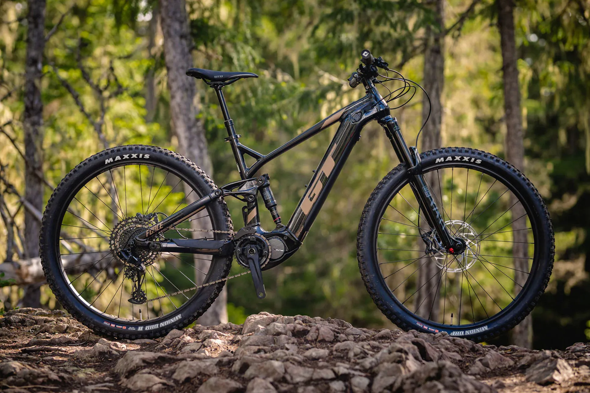 GT eForce Amp+ Electric Mountain Bike Gloss Black/Bronze