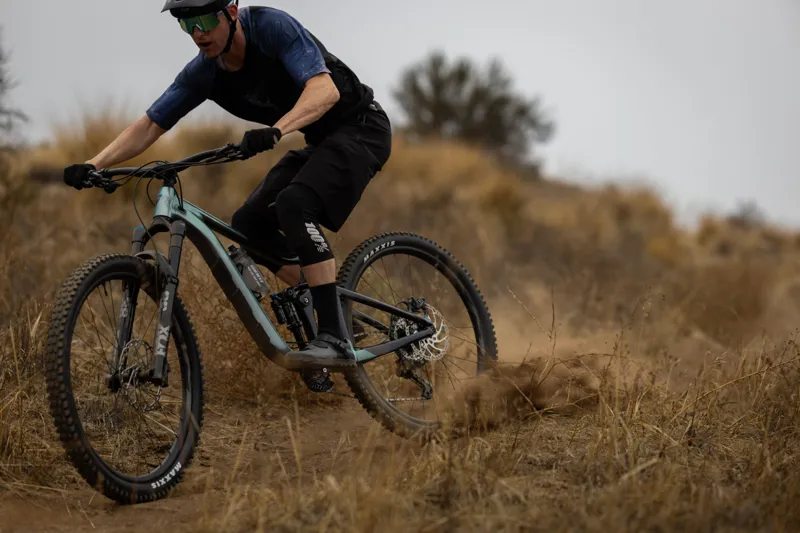 Giant Reign 1 Enduro Mountain Bike Airglow/Cold Night-10