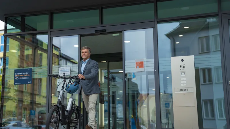 Cube Compact Sport Hybrid 500 Electric Hybrid Bike Black/Polar Silver-2