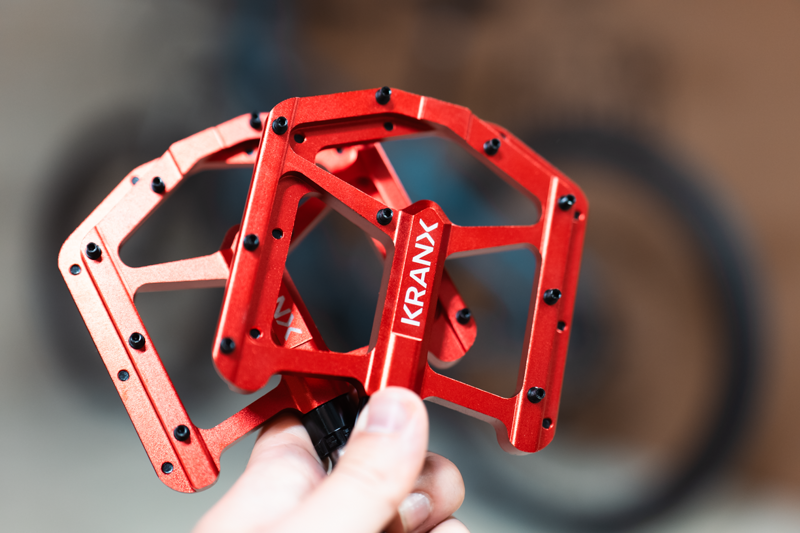 Kranx Trail Luxe Alloy Platform Pedals Red