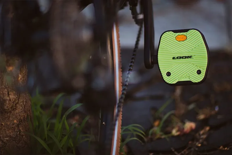 Look Geo City Grip Flat Pedals Lime-1