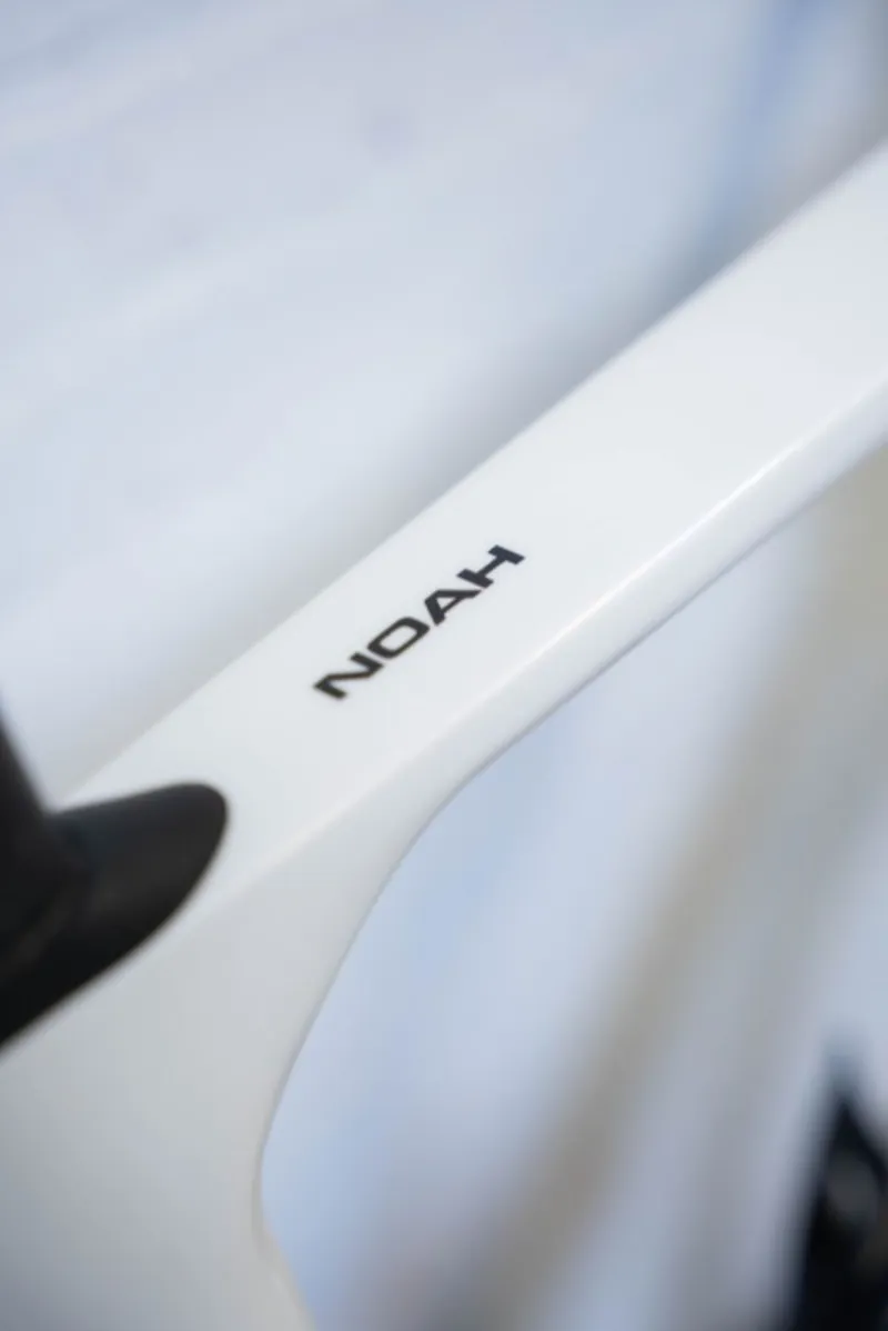 Ridley Noah 3.0 105 Di2 Aero Road Bike Pearl White/Black-2