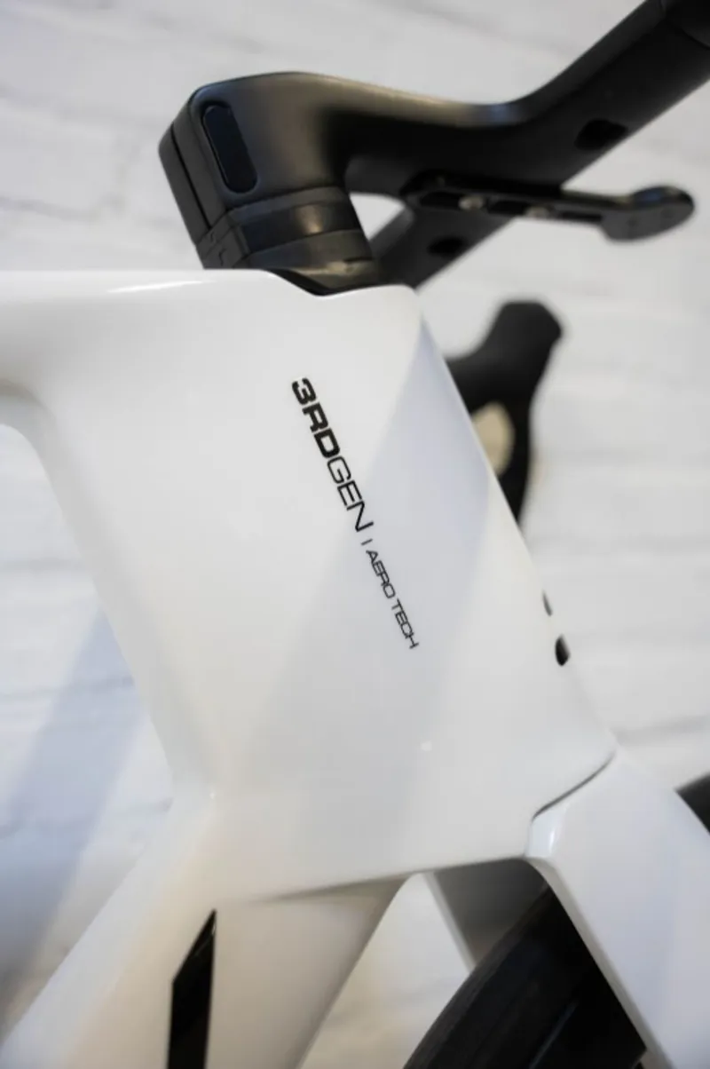 Ridley Noah 3.0 105 Di2 Aero Road Bike Pearl White/Black-1