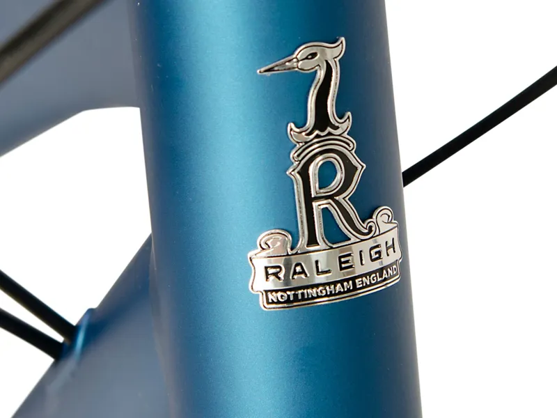 Raleigh Strada City Trapeze Open Frame Hybrid Bike Black/Blue-7