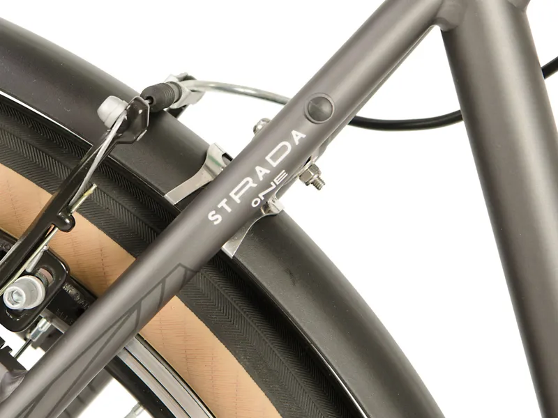 Raleigh Strada Crossbar Hybrid Bike Black/Grey-6