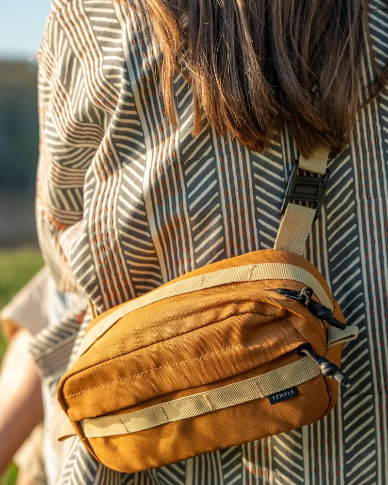 Temple Outdoors Cross Body Bar Bag Burnt Orange-2