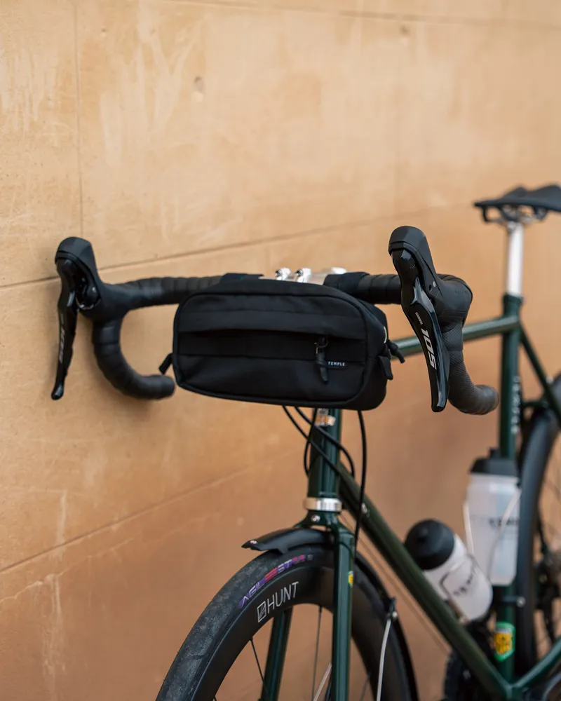 Temple Outdoors Cross Body Bar Bag Dusky Black-2