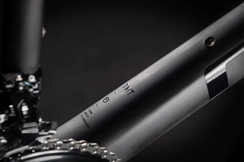 Cube Attain GTC Race Carbon Road Bike 2021 Black/Flash Yellow-2