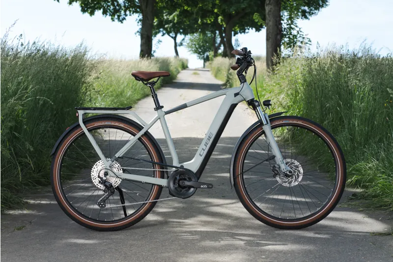 Cube Touring Hybrid Pro 625 Electric Hybrid Bike 2022 Lunar/Grey-1