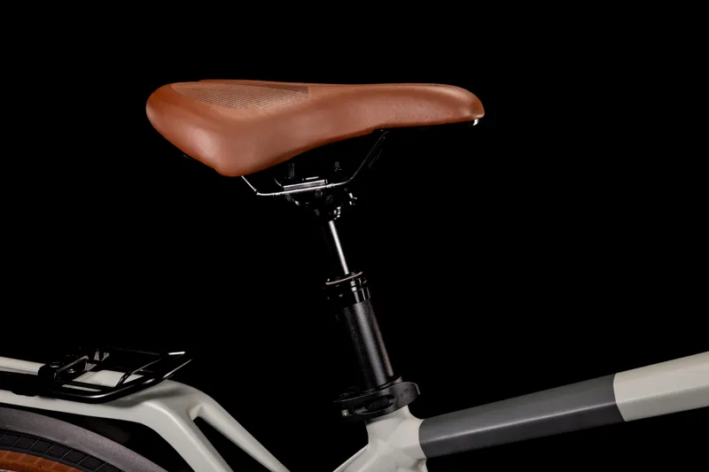 Cube Touring Hybrid Pro 625 Electric Hybrid Bike 2022 Lunar/Grey-6