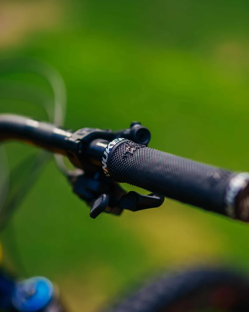 Nukeproof Giga 290 Carbon Elite Enduro Mountain Bike 2022 Factory Yellow-7