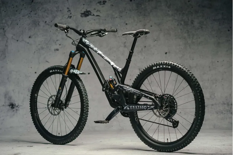 DYEDbro Old School Tattoo White Frame Protection Kit-1