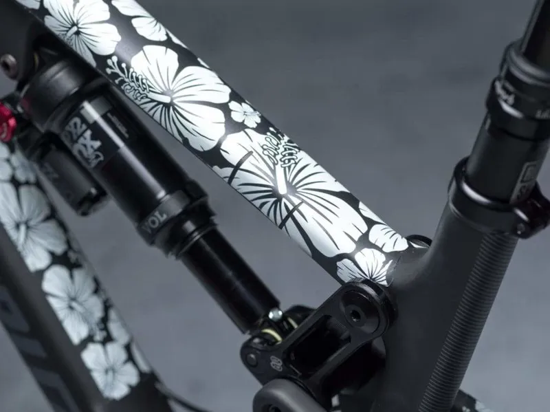 DYEDbro Hawaiian Flowers White Frame Protection Kit