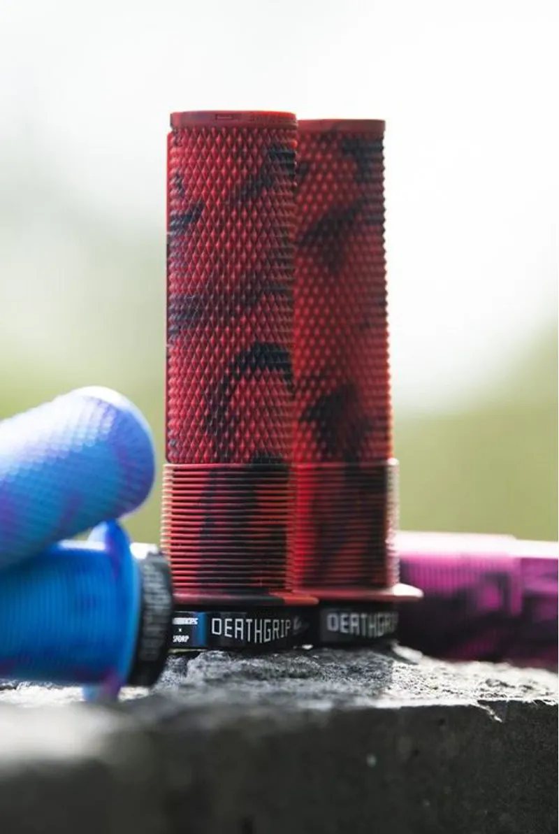 DMR Death Grip Lock-On Flange Handlebar Grips Marble Red-2