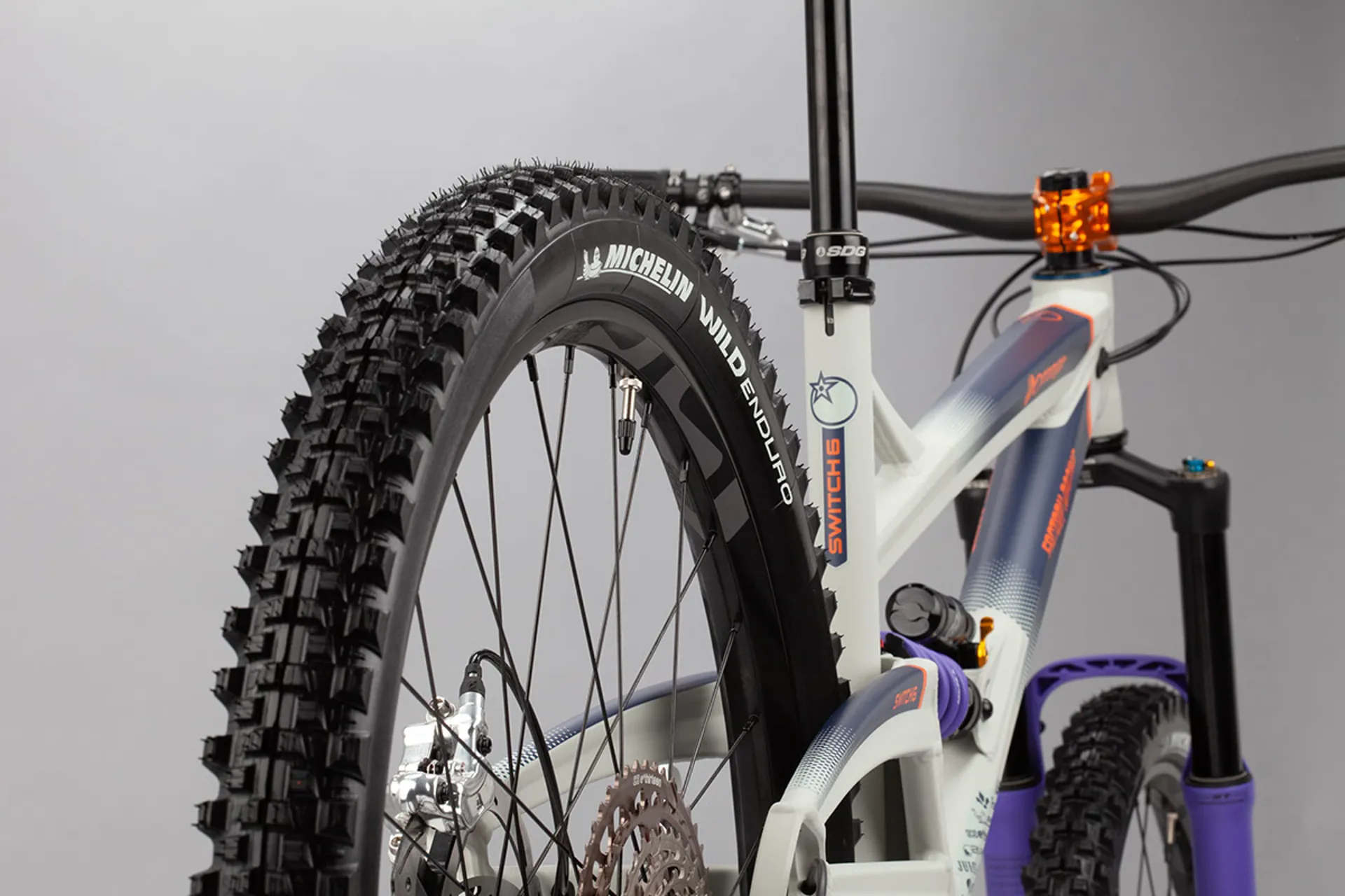 Orange Switch 6 Evo Team Enduro Mountain Bike 2022 Smoke White