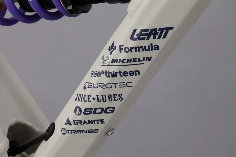 Orange Stage 6 Evo Team Enduro Mountain Bike 2022 Matt Smoke White-6