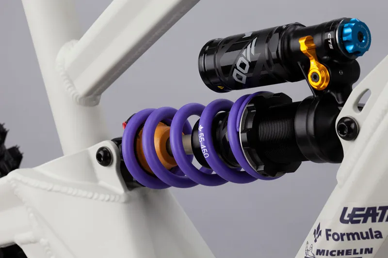 Orange Stage 6 Evo Team Enduro Mountain Bike 2022 Matt Smoke White-4