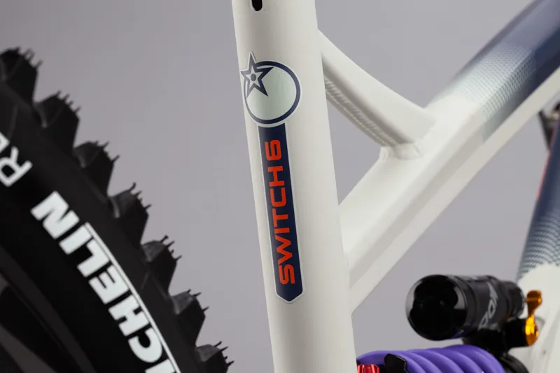 Orange Switch 6 Evo Team Enduro Mountain Bike 2022 Matt Smoke White-3