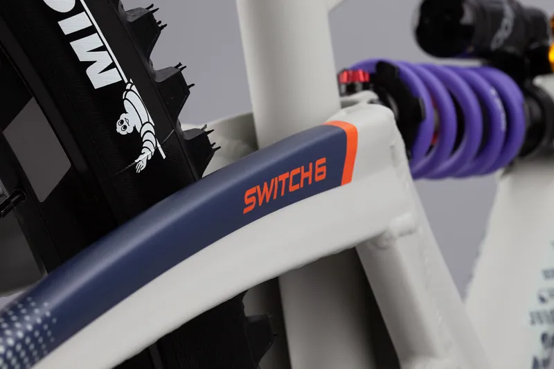 Orange Switch 6 Evo Team Enduro Mountain Bike 2022 Matt Smoke White-9