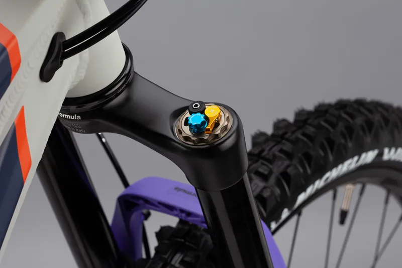 Orange Switch 6 Evo Team Enduro Mountain Bike 2022 Matt Smoke White-10