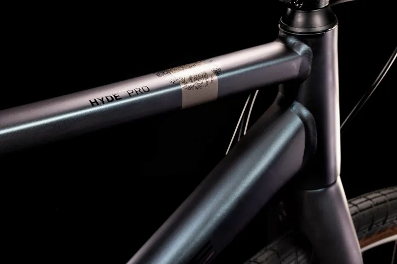 Cube Hyde Pro Hybrid Bike 2022 Deep Blue/Silver-4