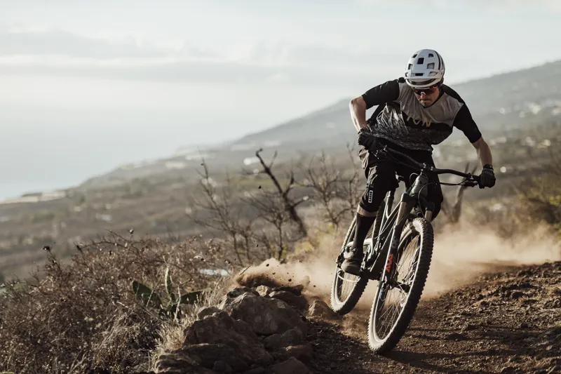 ION Bikeshorts Traze AMP - All Mountain Bike Shorts - Black-2