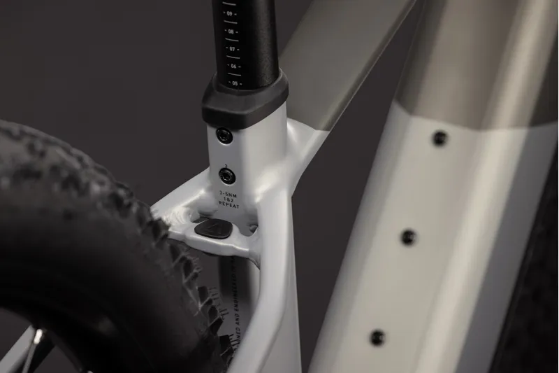 Cube Reaction Hybrid One 720 Electric Bike 2027 Pearl Silver/Chrome-4