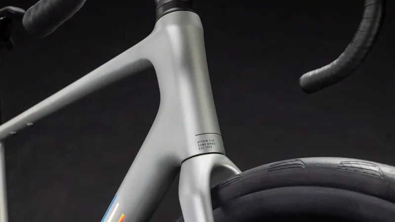 Cube Attain C:62 SLX Carbon Road Bike 2026 Sleek Grey/Prism-1