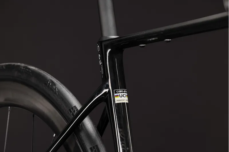 Cube Attain C:62 SLT Road Bike 2027 Carbon/White-4