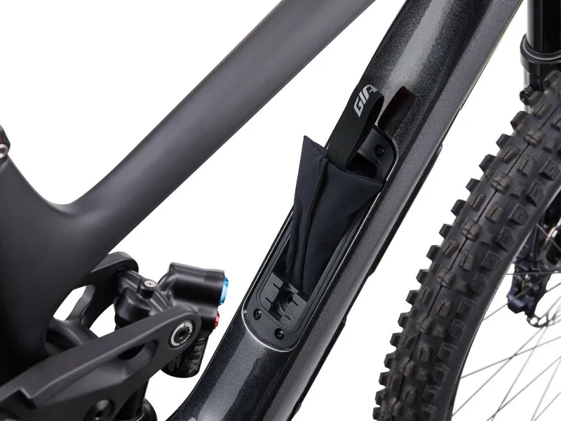 Giant Reign Advanced Pro 1 Enduro Mountain Bike Black Diamond-9