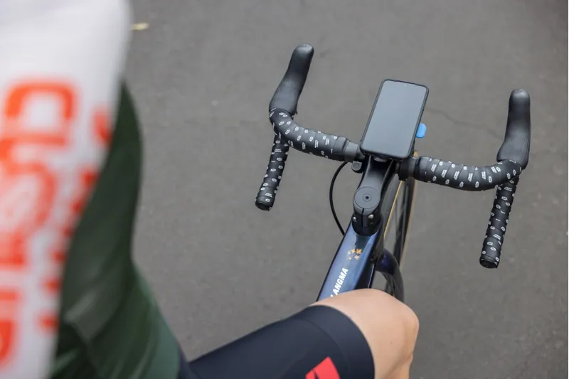 Quad Lock V3 Out Front Mount in Black-2