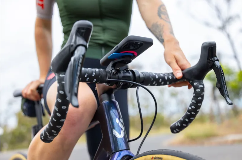 Quad Lock V3 Out Front Mount in Black-3