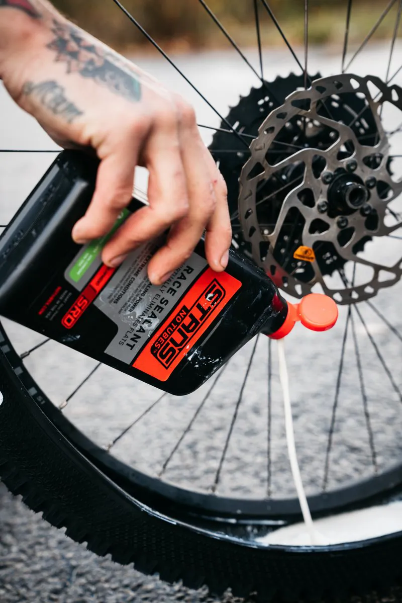 Stans NoTubes Race Tyre Sealant Quart-2