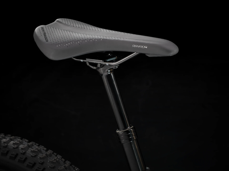 Trek Roscoe 6 Hardtail Mountain Bike Lithium Grey/Cobra Blood-6