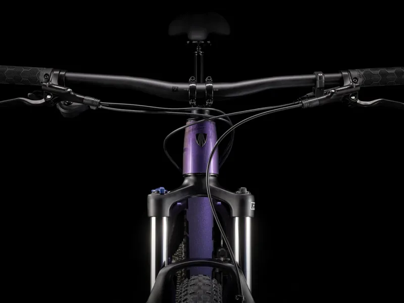 Trek Roscoe 6 Hardtail Mountain Bike Purple Flip/Trek Black-3