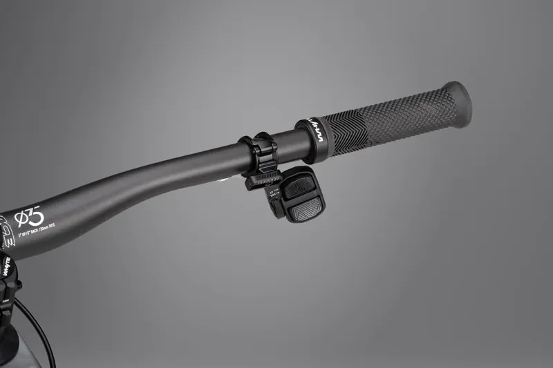 Whyte E-Lyte 140 Works Electric XC/Trail Mountain Bike Carbon/Gloss Black-6